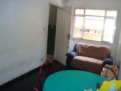 TROCO APTO POR 1 CASA NAS IMEDIAÇÕES CENTRO GUARULHOS SP