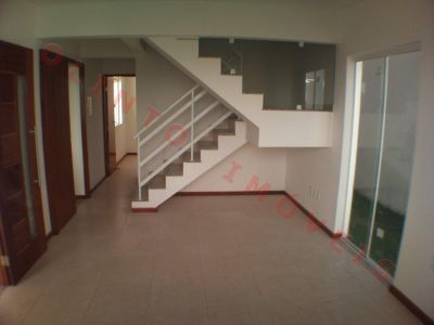 Olinto Imóveis vende Duplex 3 qts no Recreio em Rio das Ostras