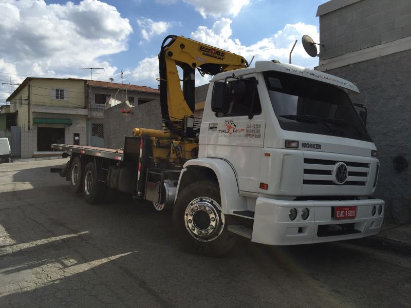 Caminhão Munck para transportes em geral
