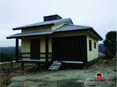 VENDO CASAS DE ALVENARIA EM CRICIÚMA