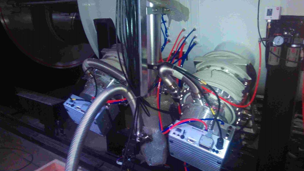 Magnetron sputtering web coater
