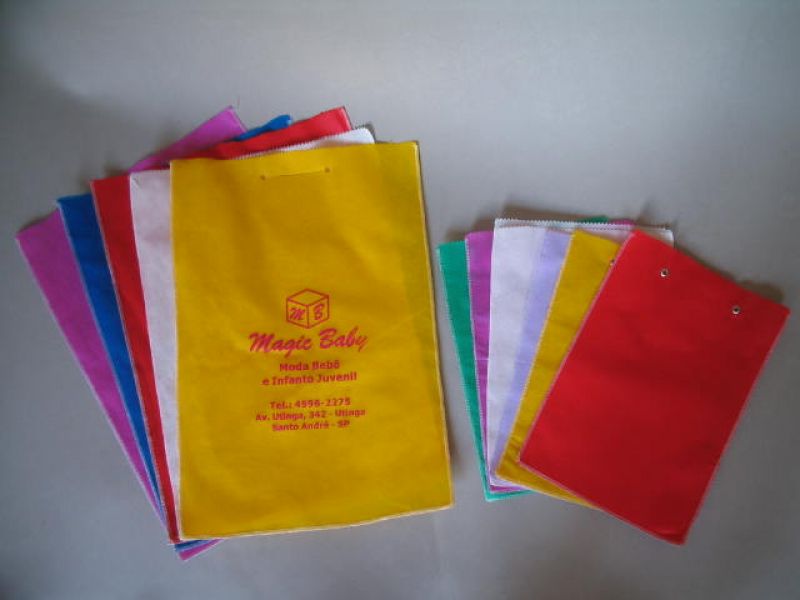 Sacolas e embalagens personalizadas em tnt.
