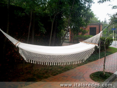 Rede c/ Madeira - R$ 180,00 - Modelo Americano
