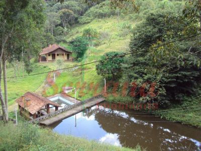 Sítio a venda em Juquitiba rico em água com nascente lago cachoeira 230mil