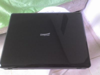 Notebook Eclipse Core 2 Duo c/ 4GB de memória 250 HD + case.