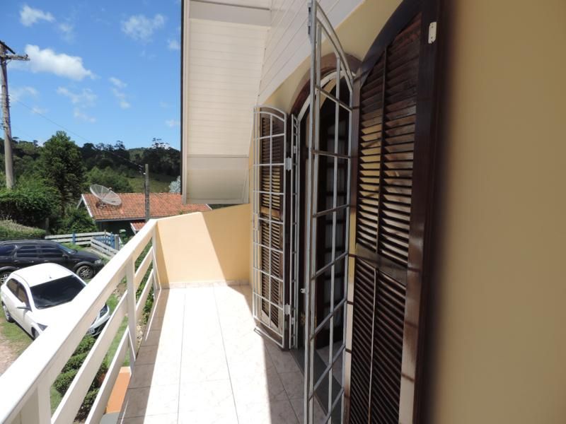 Casa em Campos do Jordão na Serra Azul