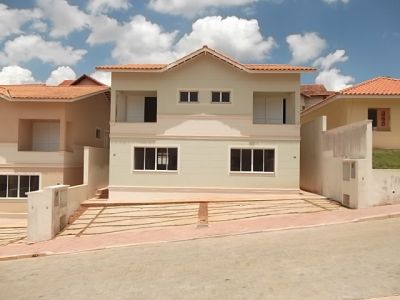 CASAS PRONTAS NA GRANJA VIANA