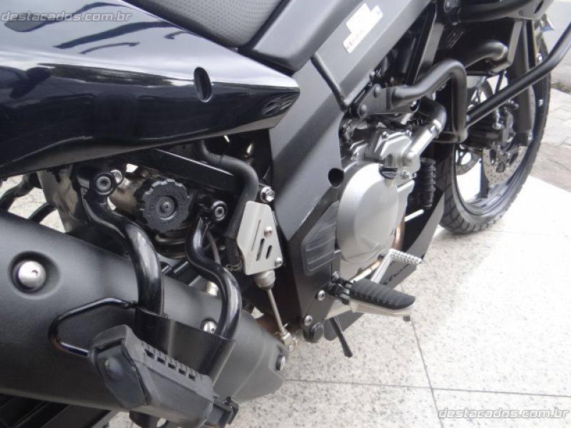 DL 650 V-STROM- PRETA