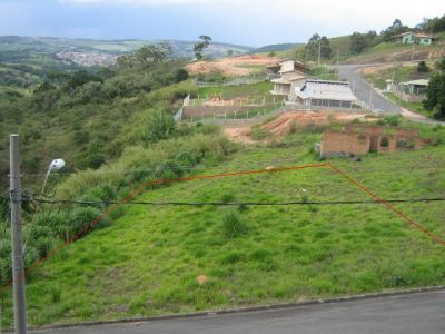 Condomínio: Outeiro das Flores 810m2 - Valor R$ 69.000,00, Avaliado em R$ 75.000,00