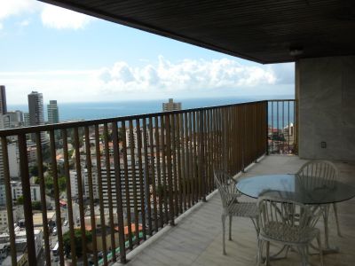 Apartamento 4/4(2 suítes) GRAÇA 3 garagens 415m2 Alto Padrão Deslumbrante Vista Mar