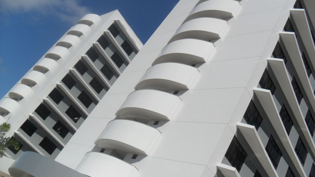 Salas e lojas em boa localização