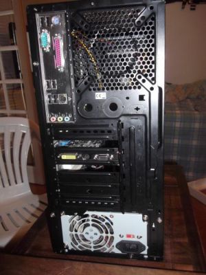 Vende-se computador 2GB - Dual Core - 9500GT 512MB