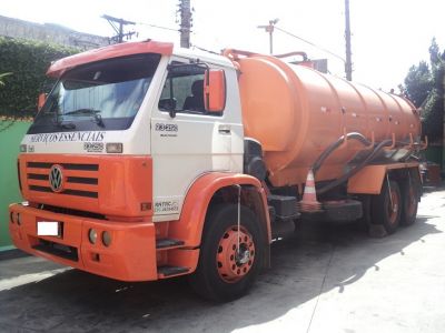 VW 23250 6x2 ano 2005 tanque de limpa fossa