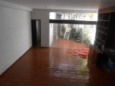 Morumbi - sala+wc+deposito+garagem para 5 carros com 144 m²