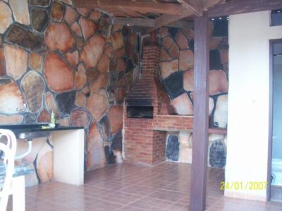 CASA COM PISCINA EM PIRENÓPOLIS