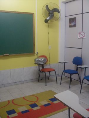 ESCOLA CONNECTION IDIOMAS