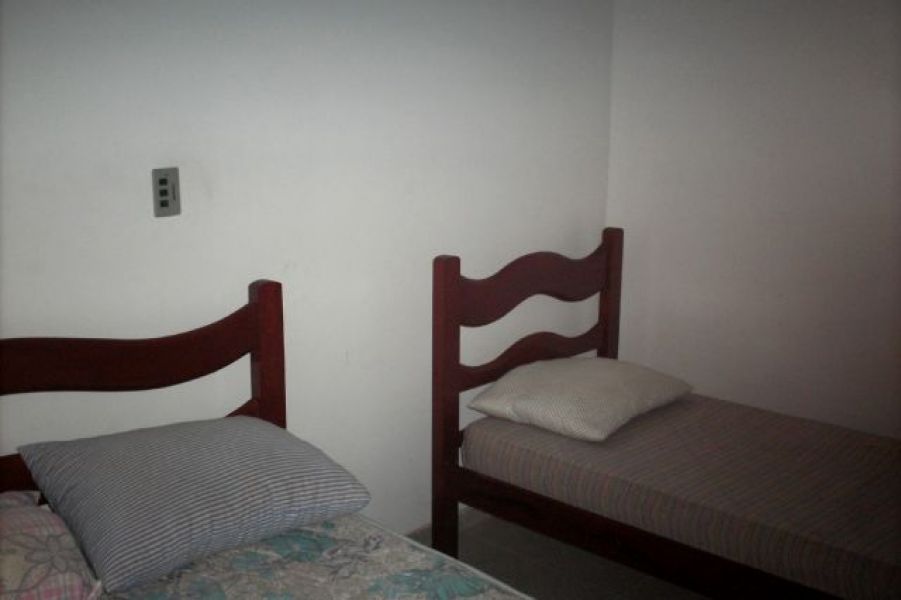 Apartamento aconchegante 2 quartos em lugar tranquilo no Itagua com área de laser