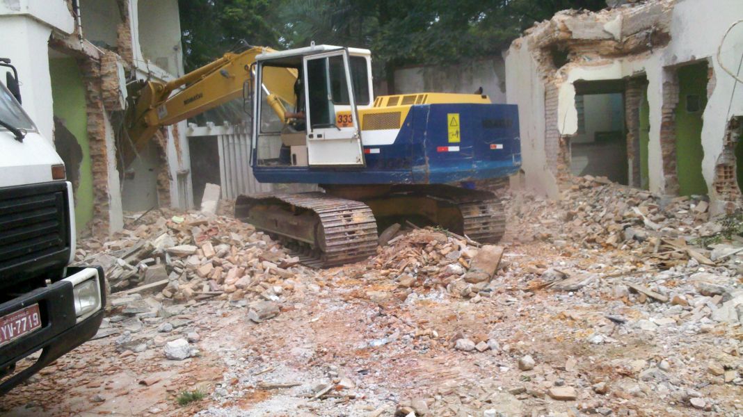 Serviços  demolidora 11 25672301