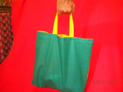 sacolas em tnt e embalagens personalizadas.