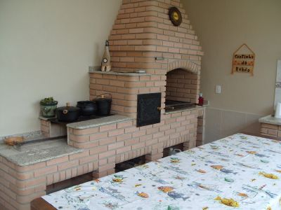 CHURRASQUEIRAS, FORNOS E FOGÕES A LENHA