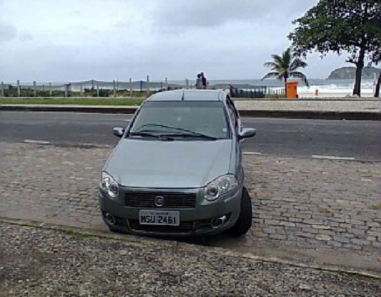 Motorista para viagem com carro ou o veículo do cliente
