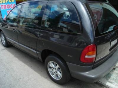 CHRYSLER CARAVAN 2000 7 LUGARES-TROCO