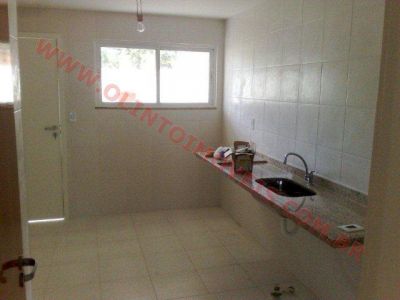 Olinto Imóveis vende Duplex 4 qts no Ouro Verde em Rio das Ostras