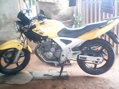 CBX250 TWISTER amarela 2006/2007 bastante conçervada 5.800