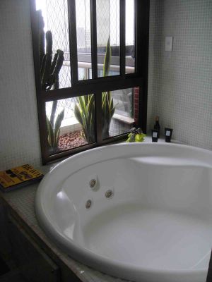 Apartamento 3/4(2 suítes) Barra Avenida 2 garagens 148m2 LUXO