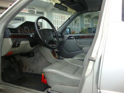 Mercedes Benz 200E, ano 1993, 4P, Automátic, completa, Couro 