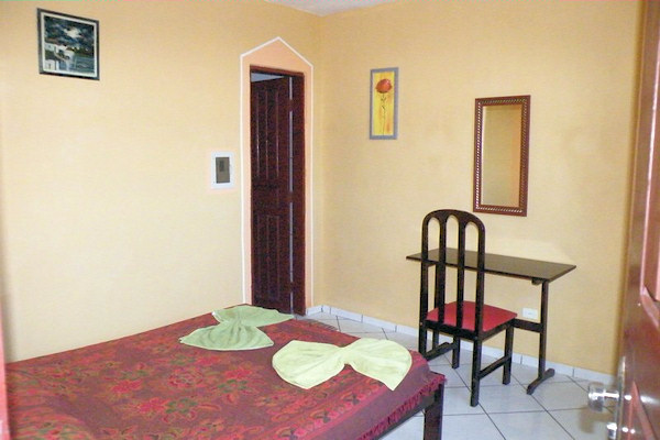 POUSADAVENDE-SE em frente a praia em sao Luis