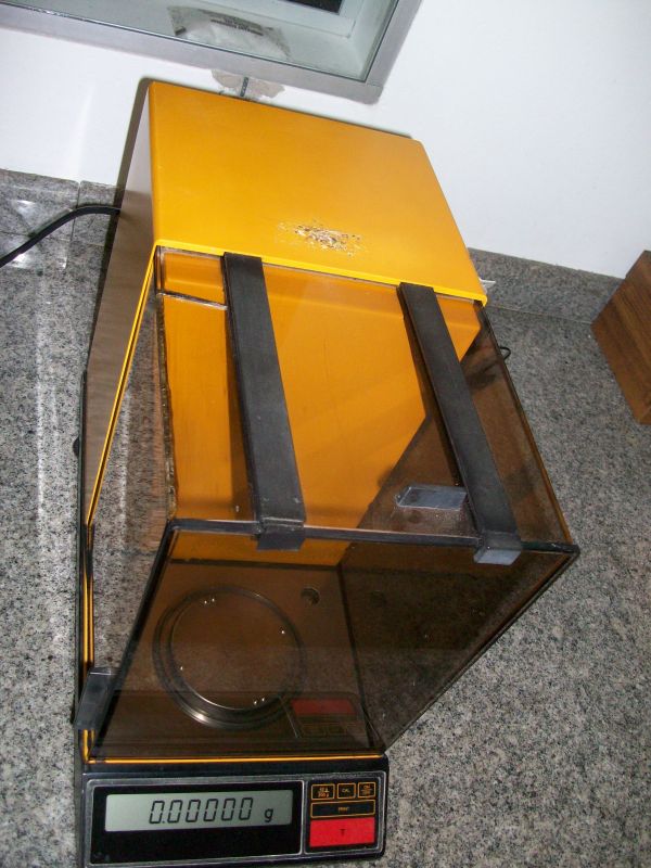 Balança Analitica de Precisão.