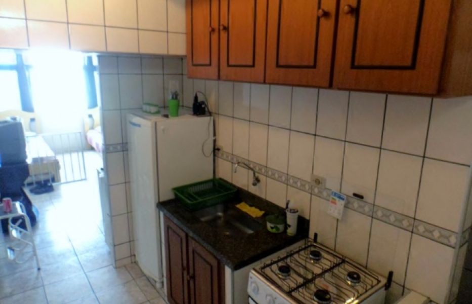 Cód. S001 KitNet em Santos frente ao mar 1 dormit. s/ garagem