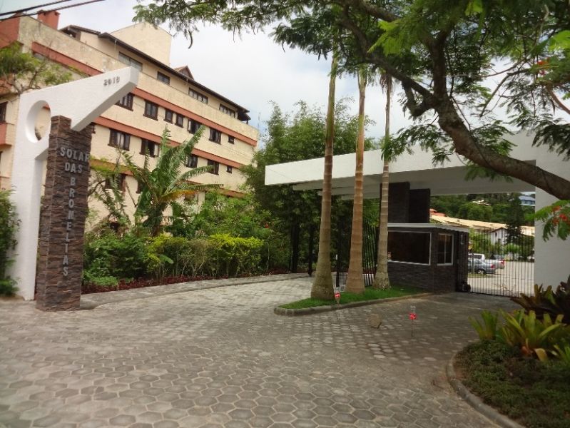 Bonbinhas centro cond fech 50 mtrs do mar 