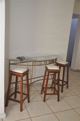 Sala de 45 m,  com  cozinha  de 15 m.