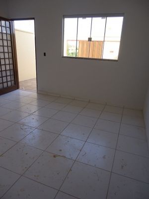 01 CASA ISOLADDA, 02 QTS C/ SUITE. RES. FIDELIS