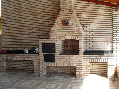 CHURRASQUEIRAS, FORNOS E FOGÕES A LENHA