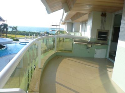 Lindo duplex 04 suítes.