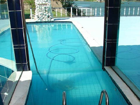 Mansão a venda a beira do canal da Marina Porto Búzios