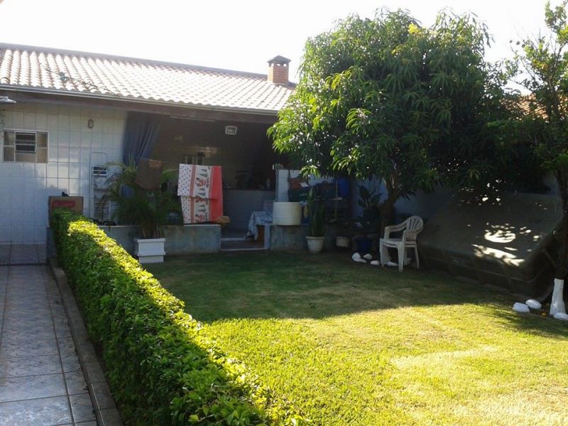 Excelente casa alto padrão, com edicula, e area de lazer opcional