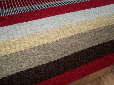 TAPETES ARTESANAIS EM TEAR MANUAL