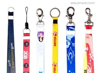 CRACHÁS E CARTEIRINHAS EM PVC