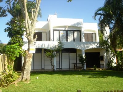 BARBADA VENDESE  CASA FRENTE PRA O MAR CON ESCRITURA PUBLICA REGISTRADA 