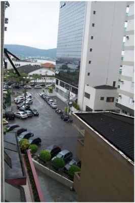 APARTAMENTO NA PONTA DA PRAIA