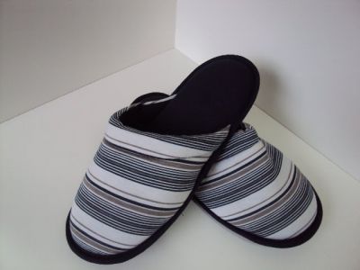 NECESSAIRE E PANTUFAS