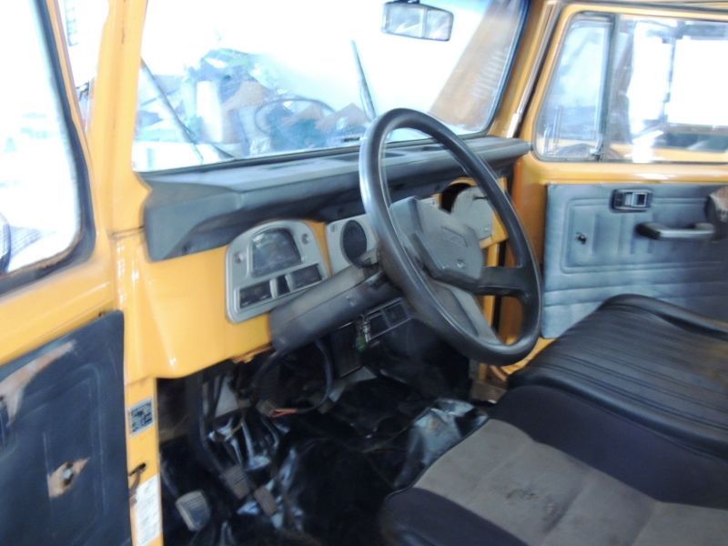 Toyota bandeirante jipe cabine dupla carroceria de madeira