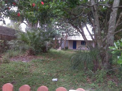 Terreno com casa de 3 dorm na Praia de Cima na Pinheira