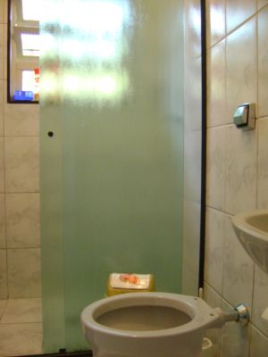 Alugo casa a 50 metros da Praia o Ano todo em Praia Grande 