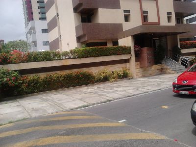 APARTAMENTO EM MANAÍRA