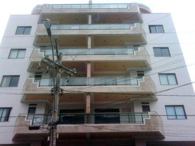 Excelente cobertura a venda em Cabo Frio com linda vista definitiva do mar